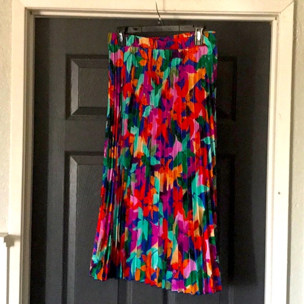 Accordion pleat skirt size s/m